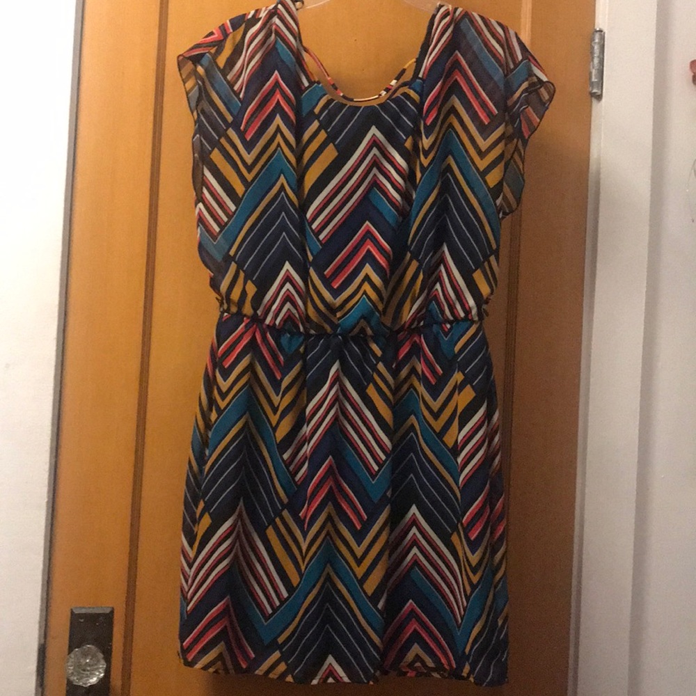 Gathered waist aztec print dress 💃